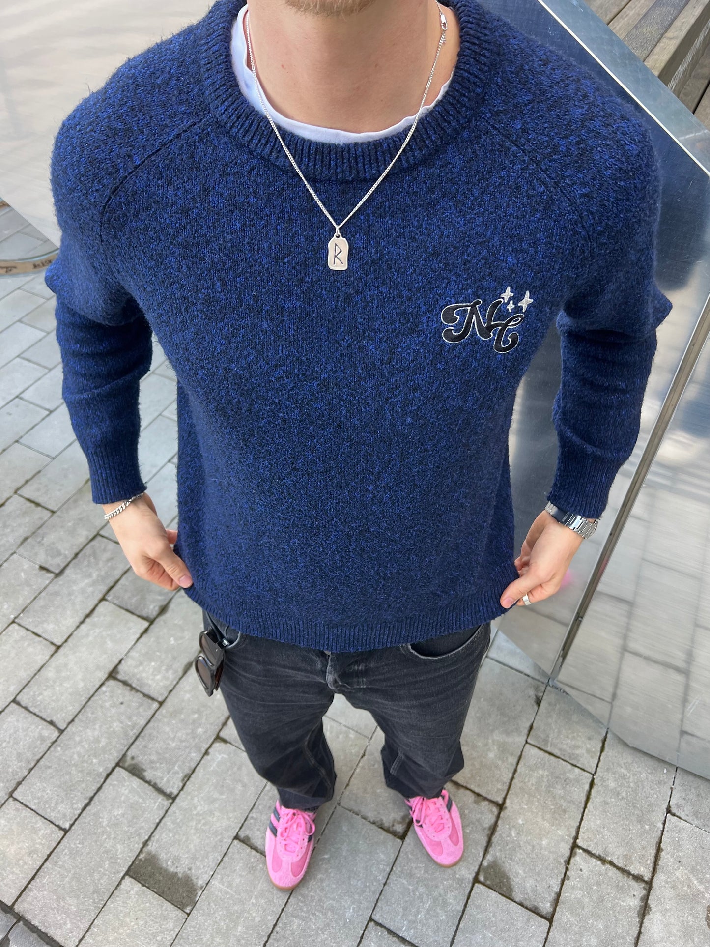 Navy blue stickad tröja