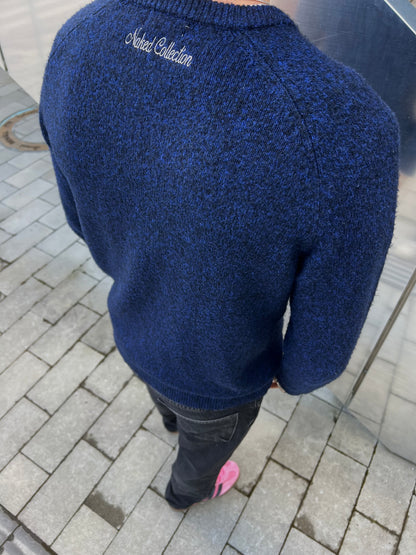 Navy blue stickad tröja